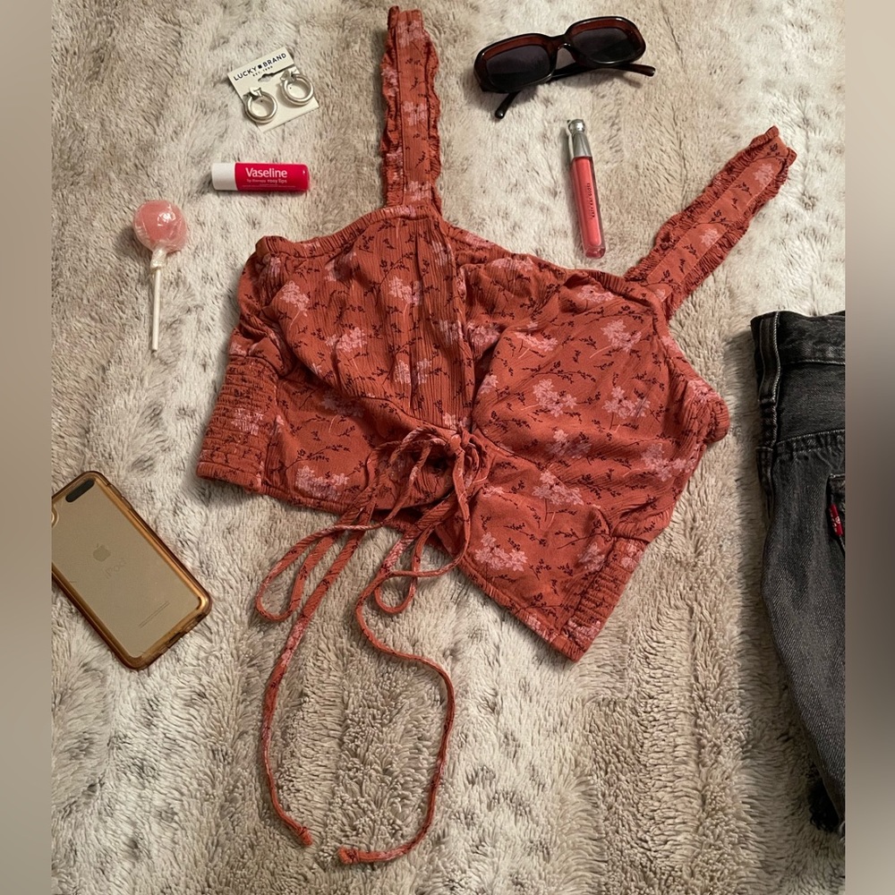 AEO Spiced Orange Floral Lace-Up Front Crop - Picture 5 of 10